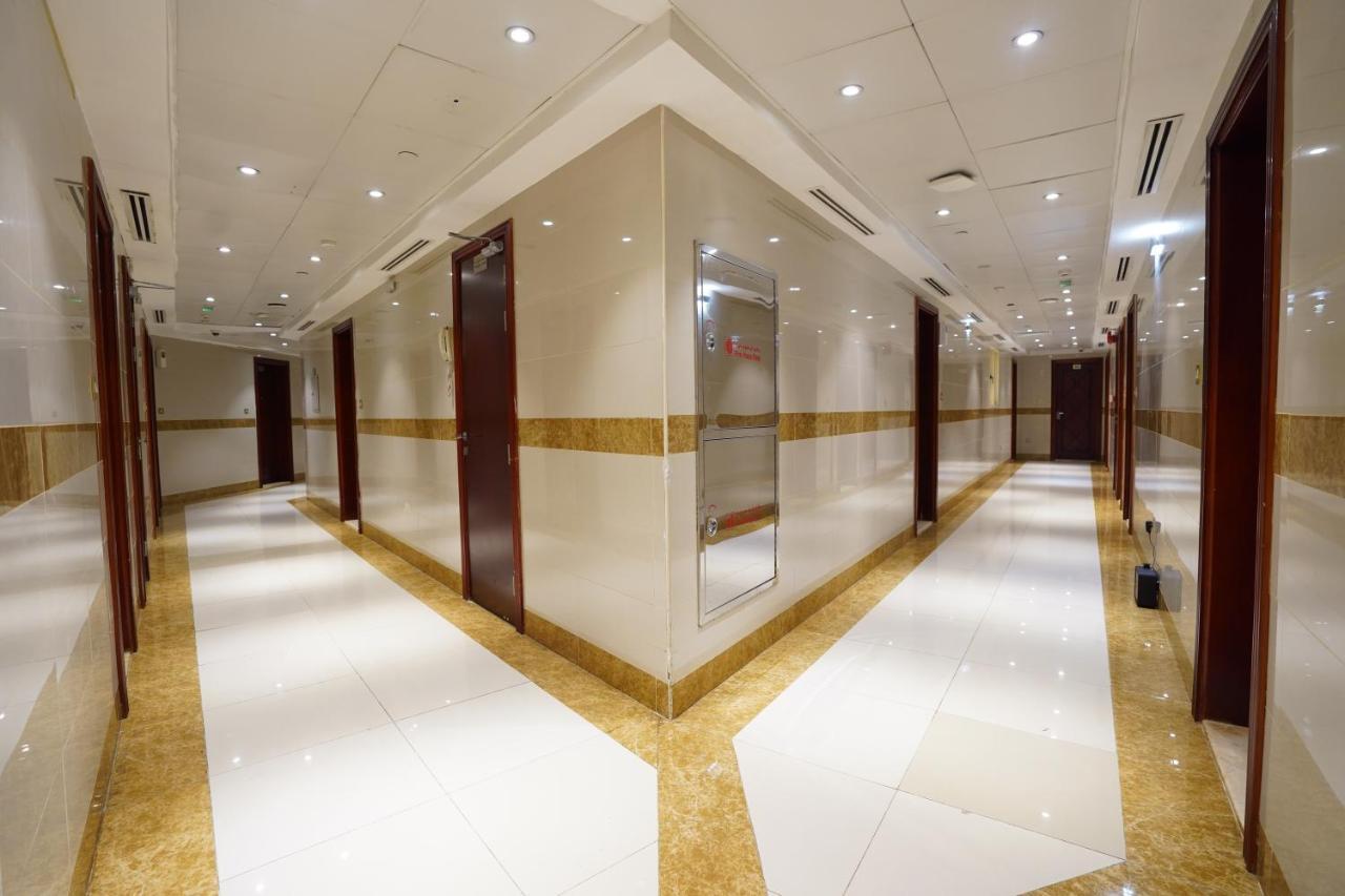 Cube Hotel Dubai Buitenkant foto